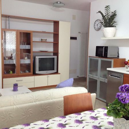 Aloe Beach Apartments, Ombrellone, Parcheggio E Uso Di Biciclette Gratis 리미니 외부 사진
