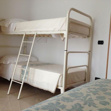 Aloe Beach Apartments, Ombrellone, Parcheggio E Uso Di Biciclette Gratis 리미니 외부 사진