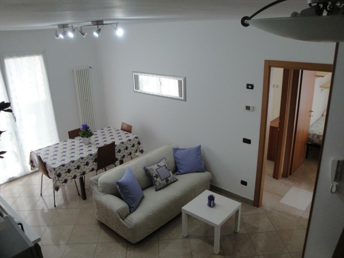 Aloe Beach Apartments, Ombrellone, Parcheggio E Uso Di Biciclette Gratis 리미니 외부 사진