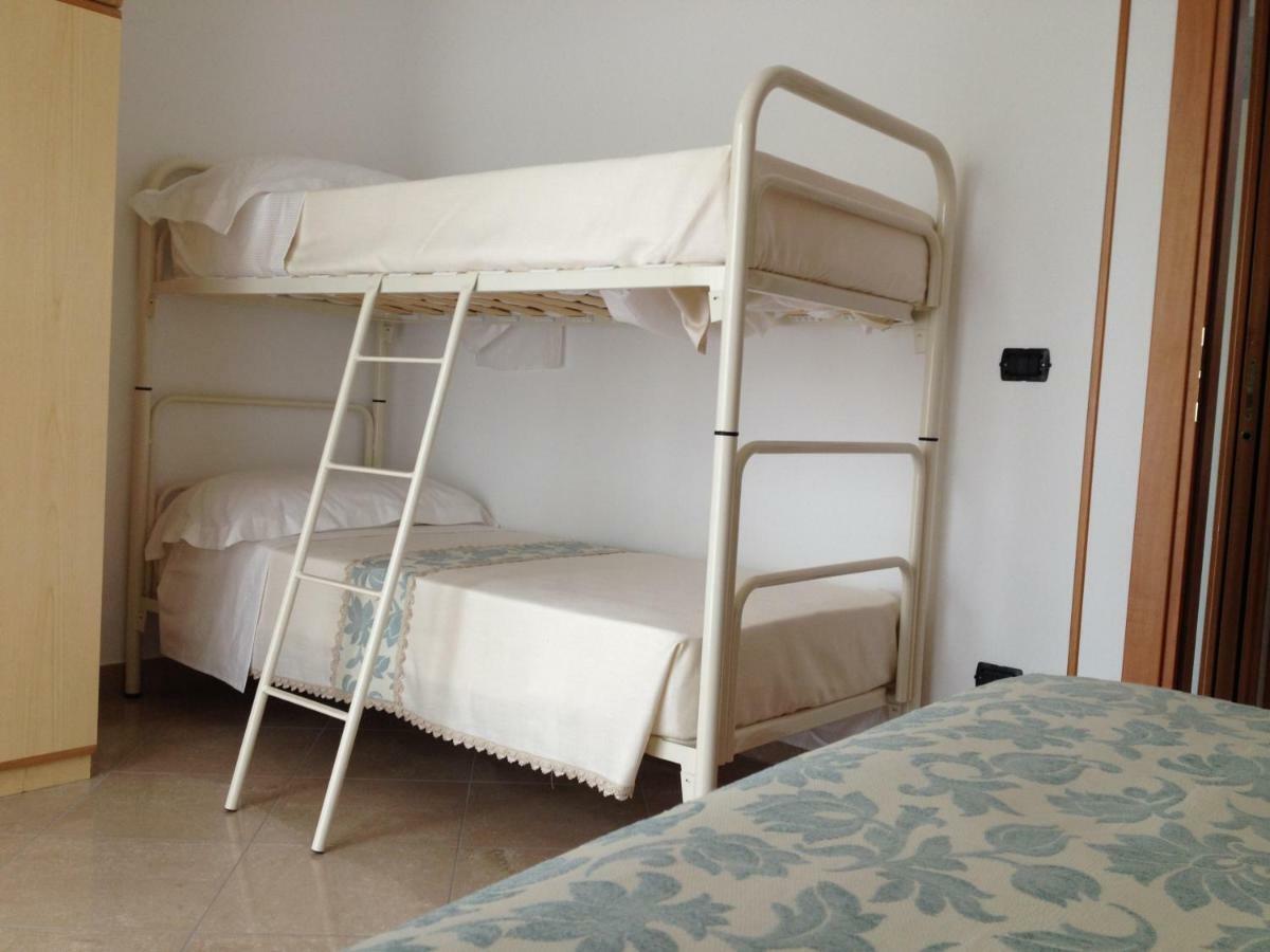Aloe Beach Apartments, Ombrellone, Parcheggio E Uso Di Biciclette Gratis 리미니 외부 사진